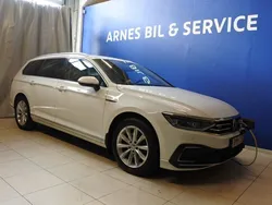 Vit Begagnad 2020 VW Passat GTE Kombi | 244 900 kr (Marknadspris)