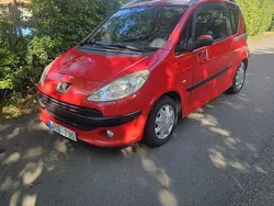 Röd Begagnad 2005 Peugeot 1007 Halvkombi | 16 000 kr