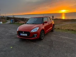 Röd Begagnad 2017 Suzuki Swift Halvkombi | 87 000 kr