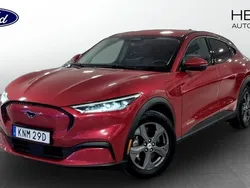 Röd (red) Begagnad 2021 Ford Mustang Mach-E Standard Range SUV | 324 900 kr (Superpris)