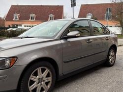 Grå Begagnad 2006 Volvo S40 Kinetic Sedan | 20 000 kr (Superpris)