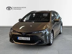 Grön Begagnad 2024 Toyota Corolla Active Kombi | 299 900 kr (Marknadspris)