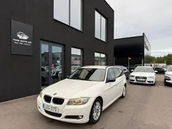 Vit Begagnad 2010 BMW 318 Comfort Edition Kombi | 69 900 kr (Marknadspris)