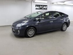 Grå Begagnad 2016 Toyota Prius Halvkombi | 159 900 kr