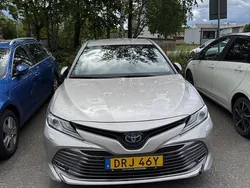 Brun Begagnad 2020 Toyota Camry Hybrid Executive Sedan | 195 000 kr (Dyr)