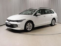 Vit (pure white) Begagnad 2025 VW Golf VIII Kombi | 329 800 kr (Marknadspris)