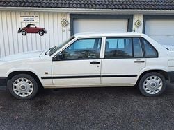 Vit Begagnad 1996 Volvo 940 Sedan | 30 000 kr