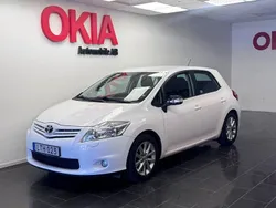 Vit Begagnad 2011 Toyota Auris Plus Halvkombi | 69 990 kr (Lite dyr)
