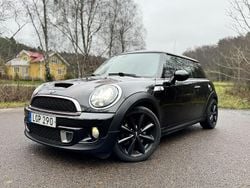 Svart Begagnad 2011 Mini Cooper S Halvkombi | 69 900 kr (Superpris)