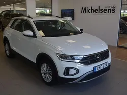Vit Begagnad 2024 VW T-Roc Life SUV | 319 900 kr (Dyr)