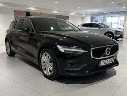 Svart Begagnad 2021 Volvo V60 Momentum Kombi | 269 000 kr (Bra pris)