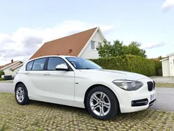 Vit Begagnad 2013 BMW 118 Sport Line Halvkombi | 75 000 kr (Marknadspris)