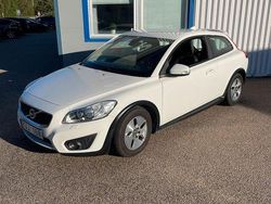Vit Begagnad 2011 Volvo C30 Momentum Halvkombi | 52 500 kr (Marknadspris)