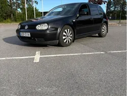 Svart Begagnad 2003 VW Golf IV Comfortline Halvkombi | 19 000 kr (Bra pris)