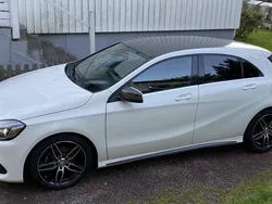Vit Begagnad 2017 Mercedes A180 AMG Halvkombi | 139 000 kr (Marknadspris)