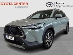 Grön Begagnad 2023 Toyota Corolla Cross Style SUV | 369 900 kr (Marknadspris)