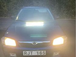 Blå Begagnad 2000 Mazda 3 Active Halvkombi | 16 500 kr