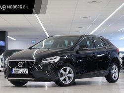 Svart Begagnad 2016 Volvo V40 CC Momentum Kombi | 134 900 kr (Marknadspris)