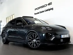 Grå (black) Begagnad 2024 Porsche Macan SUV | 1 136 000 kr