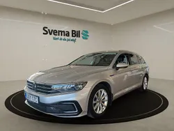 Silver Begagnad 2021 VW Passat Sportline Kombi | 184 897 kr (Bra pris)