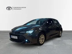 Mörkgrå (grå) Ny 2025 Toyota Corolla Hybrid Active Halvkombi | 334 900 kr (Lite dyr)