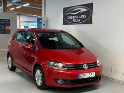 Mörkröd (röd) Begagnad 2011 VW Golf VI Halvkombi | 89 900 kr (Marknadspris)