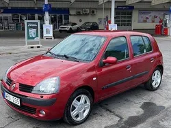 Röd Begagnad 2005 Renault Clio R.S. Halvkombi | 29 000 kr (Marknadspris)
