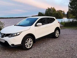 Vit Begagnad 2014 Nissan Qashqai SUV | 89 900 kr (Marknadspris)