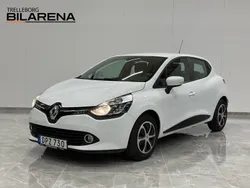 Vit Begagnad 2015 Renault Clio IV Halvkombi | 89 900 kr (Marknadspris)