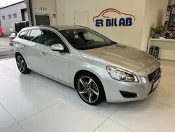 Ljusgrå Begagnad 2010 Volvo V60 Momentum Kombi | 79 900 kr (Marknadspris)