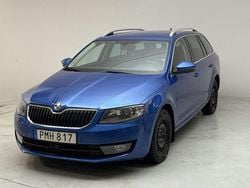 Blå Begagnad 2016 Skoda Octavia Kombi | 92 000 kr (Marknadspris)