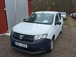 Vit Begagnad 2016 Dacia Sandero Halvkombi | 55 000 kr