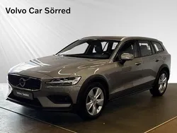 Grå Begagnad 2020 Volvo V60 CC SE Kombi | 329 000 kr (Marknadspris)