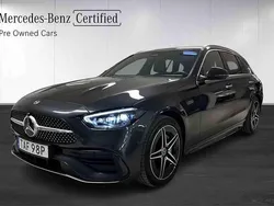Grå Begagnad 2023 Mercedes C300e AMG Kombi | 544 700 kr (Marknadspris)