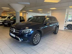 Mörkblå Begagnad 2017 Mercedes GLC350 Luxury SUV | 269 900 kr (Marknadspris)