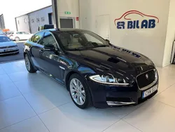 Mörkblå (blå) Begagnad 2014 Jaguar XF Sedan | 169 900 kr (Dyr)