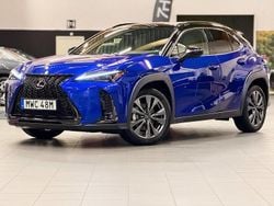Blå Begagnad 2025 Lexus UX 300h Sport Design Packet SUV | 399 900 kr