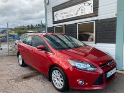Röd Begagnad 2011 Ford Focus Titanium Halvkombi | 67 900 kr (Marknadspris)