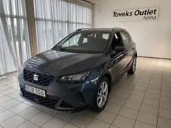 Mörkgrå (grå) Begagnad 2023 Seat Arona FR SUV | 214 900 kr (Marknadspris)