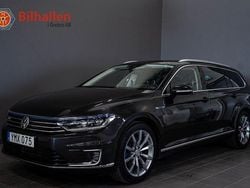 Mörkgrå Begagnad 2018 VW Passat GTE Kombi | 209 900 kr (Marknadspris)
