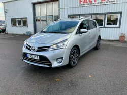 Silver Begagnad 2017 Toyota Verso Multidrive S Minibuss | 184 900 kr (Bra pris)