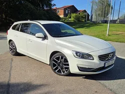 Vit Begagnad 2017 Volvo V60 Kombi | 160 000 kr (Marknadspris)