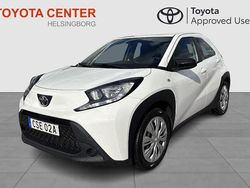 Vit Begagnad 2022 Toyota Aygo X X-play SUV | 189 900 kr
