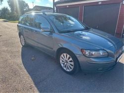 Grå Begagnad 2005 Volvo V50 Kinetic Kombi | 33 000 kr (Marknadspris)