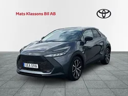 Mörkgrå Begagnad 2024 Toyota C-HR Style SUV | 349 000 kr (Marknadspris)