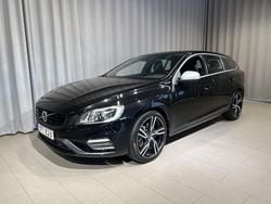 Svart Begagnad 2017 Volvo V60 R-Design Kombi | 208 900 kr (Marknadspris)