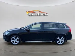 Svart Begagnad 2011 Volvo V60 Summum Kombi | 84 900 kr (Marknadspris)