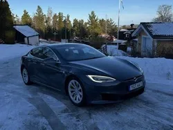 Grå Begagnad 2017 Tesla Model S Sedan | 245 000 kr (Bra pris)