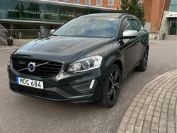 Grå Begagnad 2017 Volvo XC60 R-Design SUV | 230 000 kr (Marknadspris)
