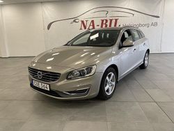 Ljusbrun (brun) Begagnad 2014 Volvo V60 Momentum Kombi | 114 900 kr (Marknadspris)